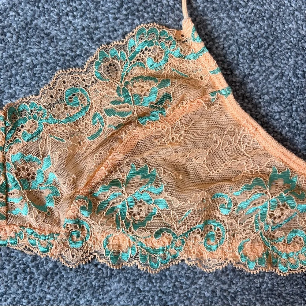urban outfitters chloe orange lace bralette